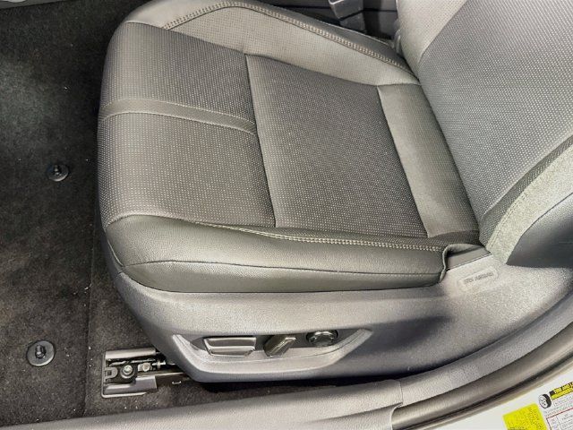Used 2026 Toyota Camry XLE w/ Premium Plus Package AWD/4WD image 18