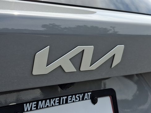 Certified 2023 Kia Sorento S w/ Panoramic Sunroof Package AWD/4WD image 31