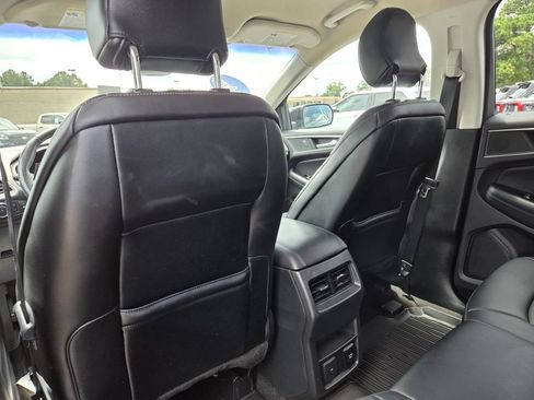 Used 2019 Ford Edge SEL w/ Equipment Group 201A AWD/4WD image 32