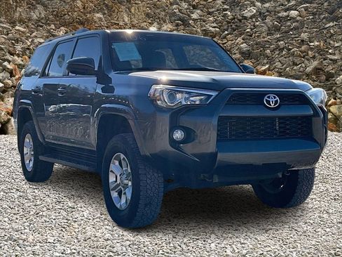 Used 2016 Toyota 4Runner SR5 image 9