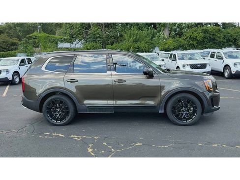 Used 2022 Kia Telluride SX w/ SX Prestige Package AWD/4WD image 9