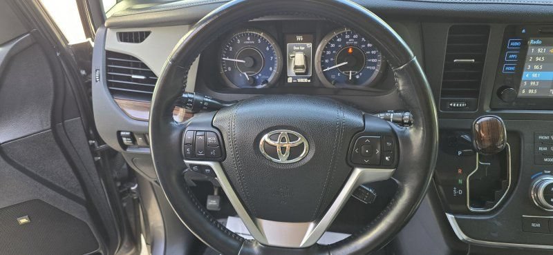 Used 2017 Toyota Sienna Limited Premium AWD/4WD image 16