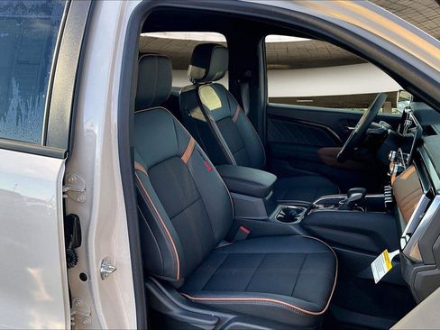 New 2026 GMC Canyon AT4 image 13