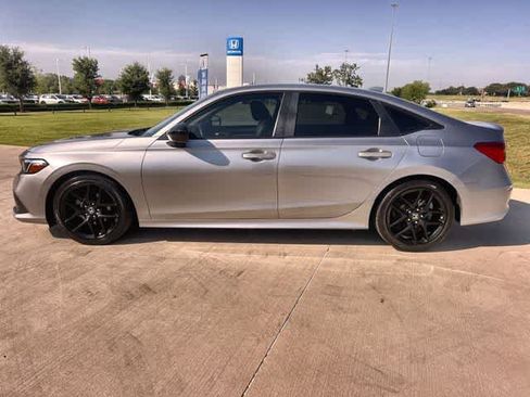 Used 2024 Honda Civic Sport image 4