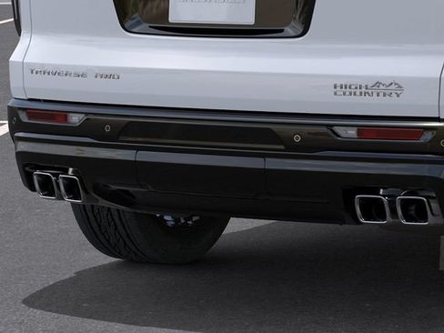 New 2026 Chevrolet Traverse High Country w/ LPO, Floor Liner Package AWD/4WD image 14