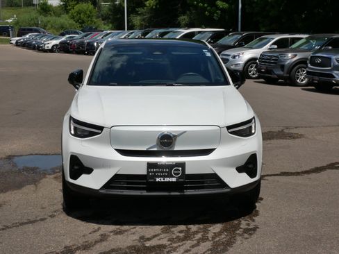 Certified 2023 Volvo C40 P8 Recharge Ultimate w/ Protection Package Premier AWD/4WD image 2