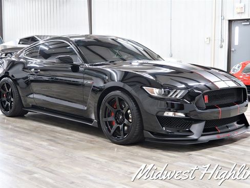 Used 2017 Ford Mustang Shelby GT350 RWD image 8