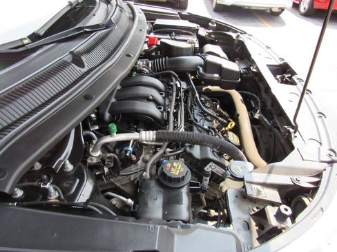 Used 2019 Ford Explorer XLT w/ Equipment Group 202A AWD/4WD image 36