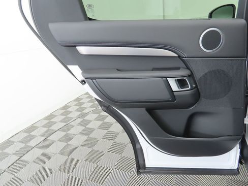 Used 2024 Land Rover Discovery Dynamic SE image 26