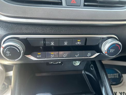 Used 2023 Nissan Altima 2.5 SR FWD image 18