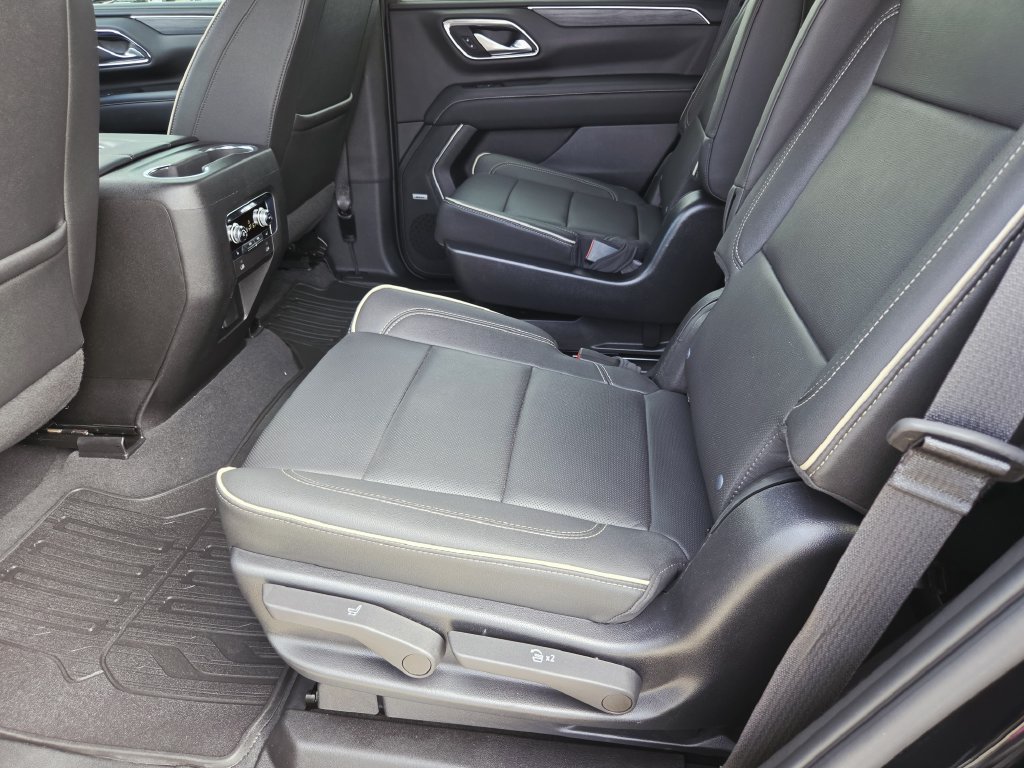 Used 2022 GMC Yukon SLT w/ SLT Premium Package AWD/4WD image 18