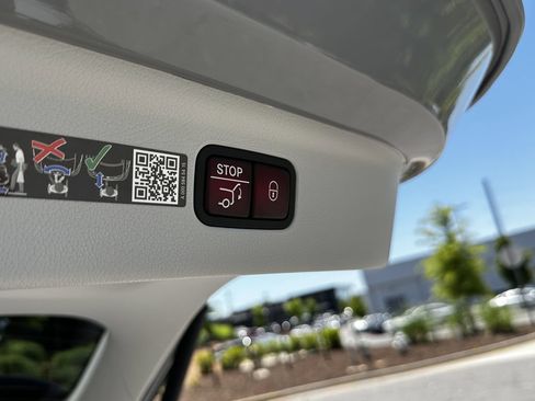 New 2026 Mercedes-Benz EQE 320 4MATIC SUV image 22