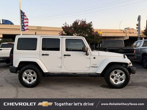 Used 2013 Jeep Wrangler Unlimited Sahara AWD/4WD image 5