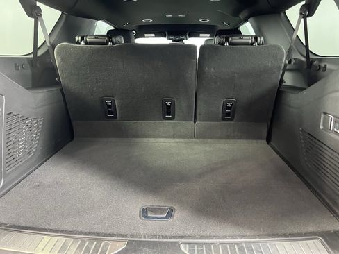 Used 2025 GMC Yukon XL Denali image 29