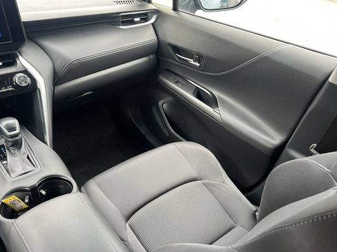 Certified 2024 Toyota Venza LE AWD/4WD image 19