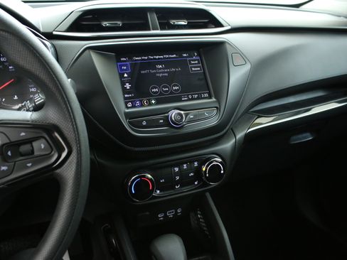 Certified 2023 Chevrolet TrailBlazer LT FWD image 18