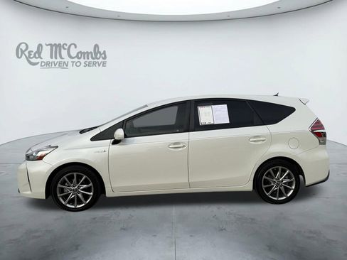 Used 2017 Toyota Prius V Five image 2