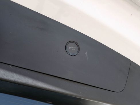 Used 2021 Tesla Model X Long Range image 60