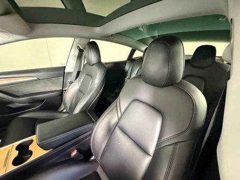 Used 2022 Tesla Model 3 Performance image 7
