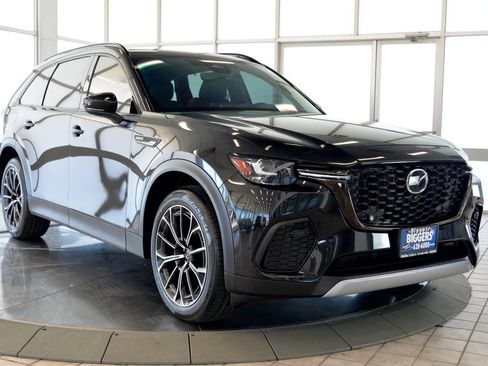 Certified 2025 MAZDA CX-70 Plug-In Hybrid w/ Premium Plus AWD/4WD image 2