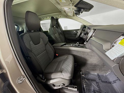 Used 2025 Volvo XC60 B5 Core w/ Protection Package Premier image 28