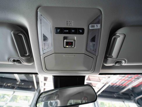 Used 2025 Toyota RAV4 XLE AWD/4WD image 18