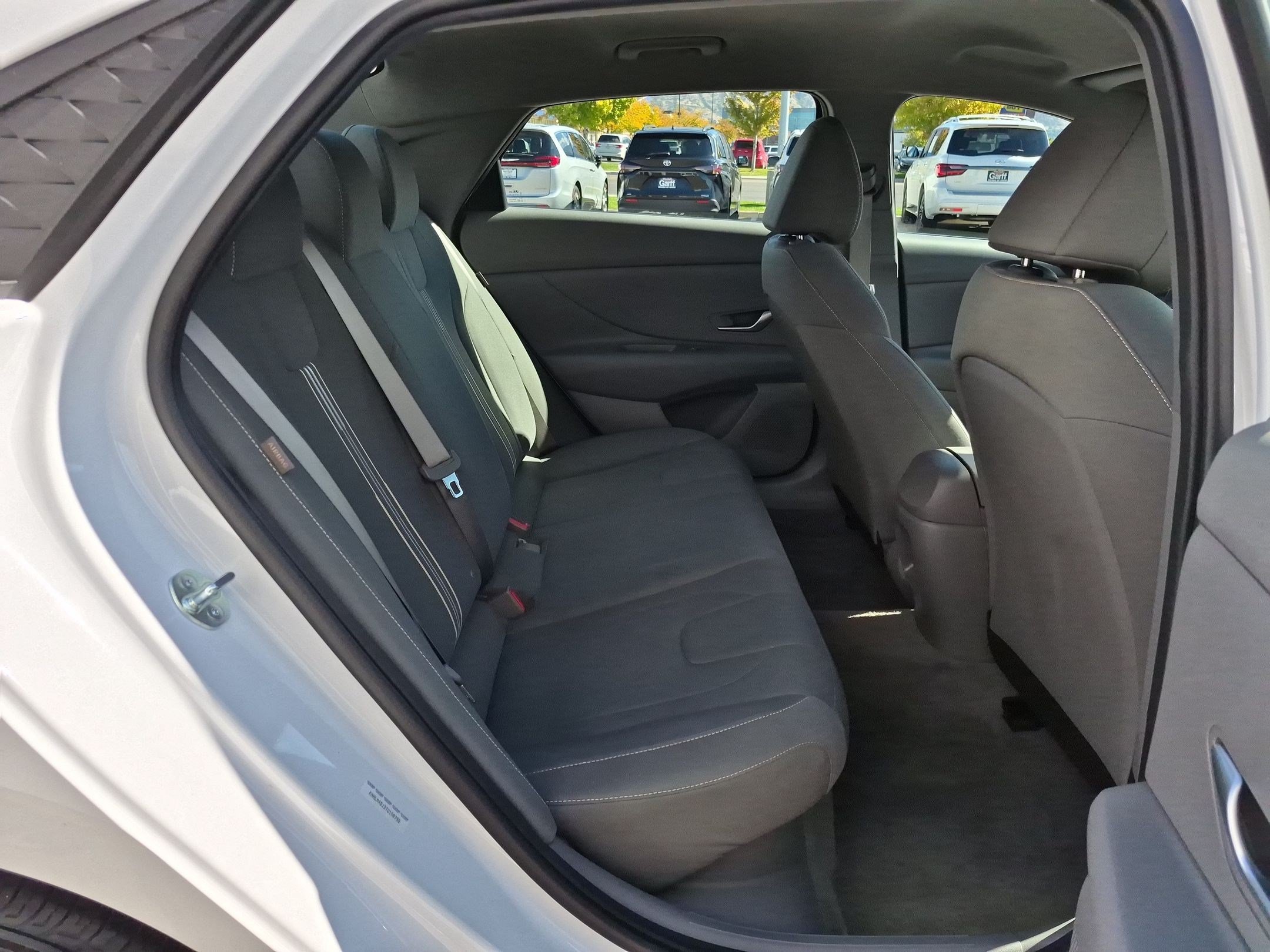 Used 2026 Hyundai Elantra Hybrid FWD image 32