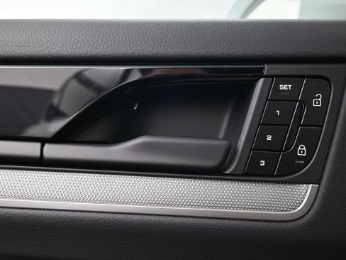 Certified 2026 Porsche Cayenne Coupe AWD/4WD image 18