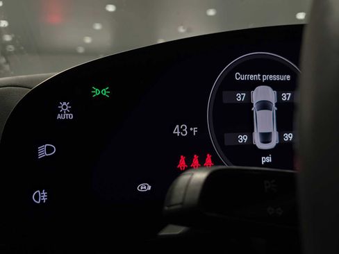 Used 2022 Porsche Taycan 4S image 29