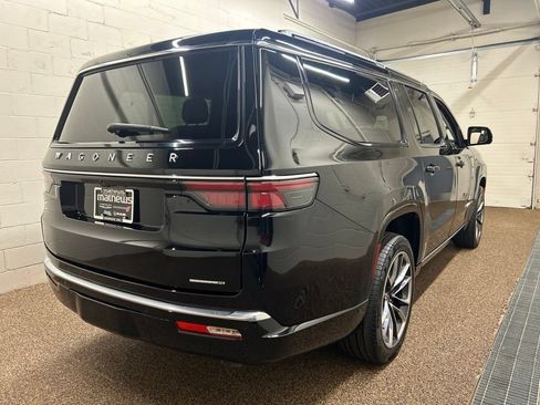 Used 2024 Jeep Wagoneer L Series III w/ Premium Group I AWD/4WD image 2