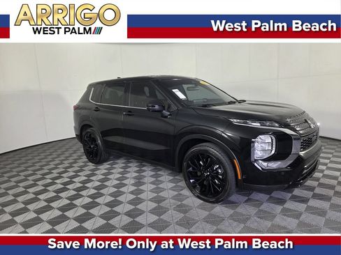Used 2023 Mitsubishi Outlander SE FWD image 1