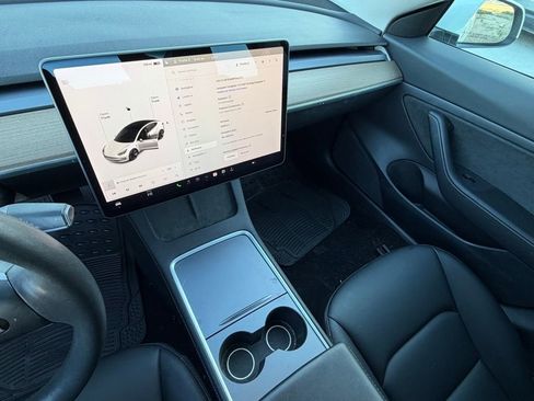 Used 2021 Tesla Model 3 Standard Range Plus image 18