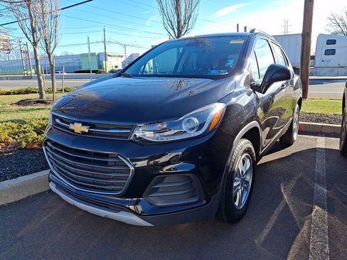 Used 2019 Chevrolet Trax LT w/ Driver Confidence Package image 3