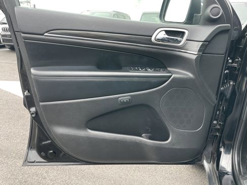 Used 2020 Jeep Grand Cherokee Limited image 35