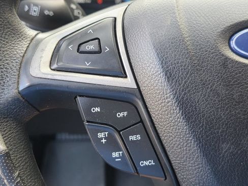 Used 2020 Ford Fusion SE FWD image 27