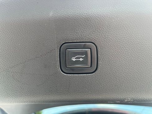 Used 2020 Buick Enclave Avenir w/ Avenir Technology Package AWD/4WD image 11