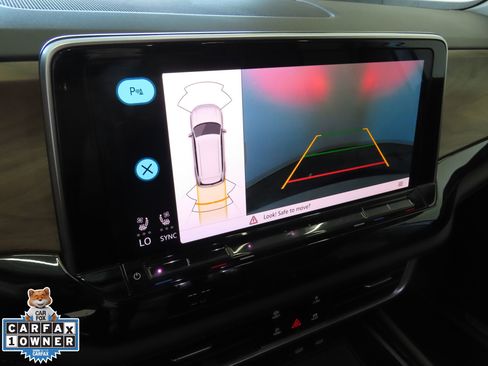 Used 2025 Volkswagen Atlas SE image 20