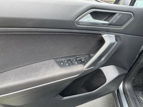 Used 2020 Volkswagen Tiguan S image 19