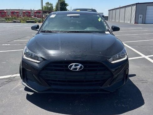 Used 2020 Hyundai Veloster 2.0 FWD image 2