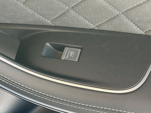 Used 2023 Audi S8 w/ S8 Comfort Plus Package image 21