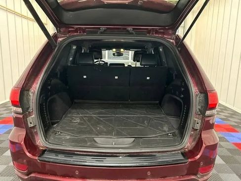 Used 2018 Jeep Grand Cherokee Altitude AWD/4WD image 13