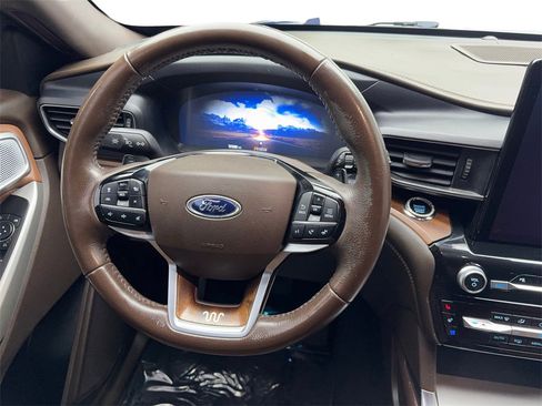 Used 2021 Ford Explorer King Ranch w/ Premium Technology Package image 59