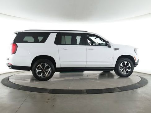 Used 2026 GMC Yukon XL AT4 w/ AT4 Premium Package AWD/4WD image 6