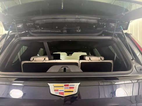 Used 2021 Cadillac Escalade Sport w/ LPO, Illumination Package RWD image 32