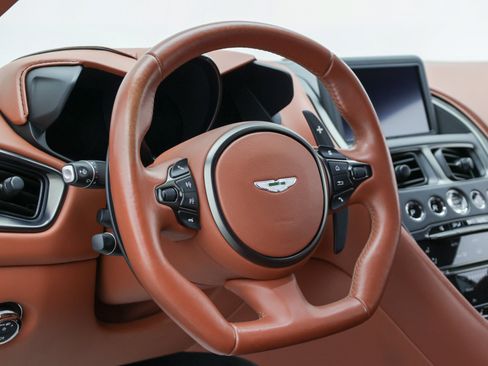 Used 2019 Aston Martin DBS Superleggera RWD image 24