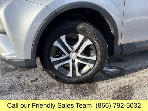 Used 2017 Toyota RAV4 LE image 7