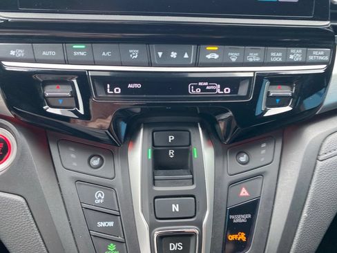 Used 2025 Honda Odyssey Sport-L image 15