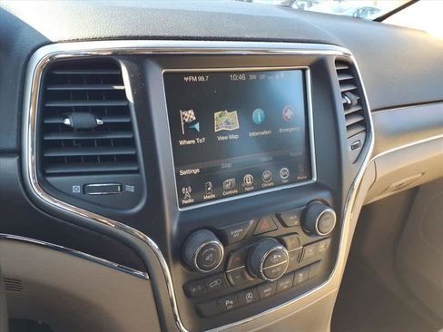 Used 2016 Jeep Grand Cherokee Limited image 10