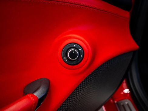 Used 2016 Ferrari 488 Spider image 39