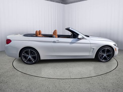 Used 2018 BMW 440i xDrive Convertible image 2